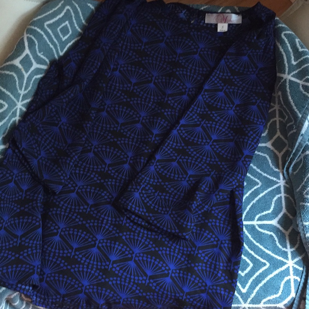 Pretty blouse - Picture 2 of 9